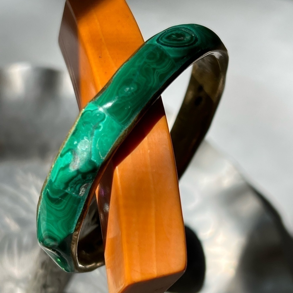 VINTAGE Brass And Malachite Bracelet Measures 2.5 Across See Photo.